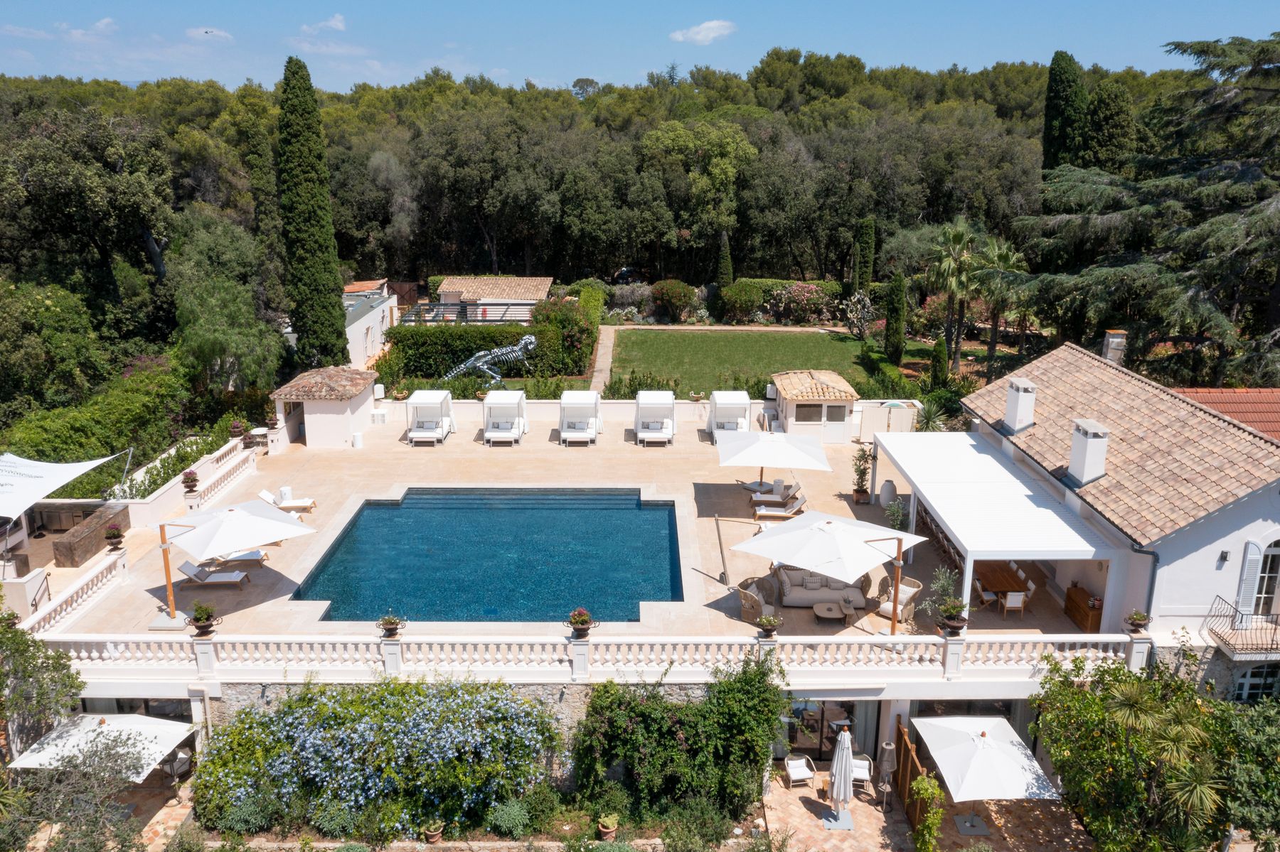 Le Grand Jardin villa photo.