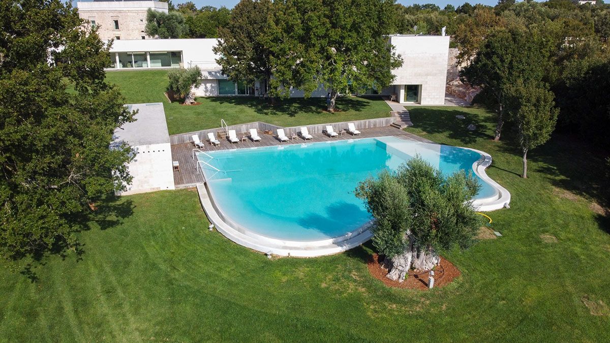Outdoor swimming pool