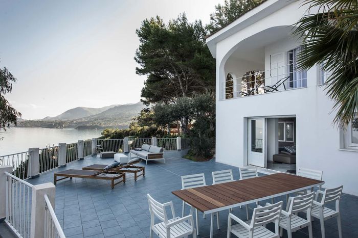 Dione villa photo.