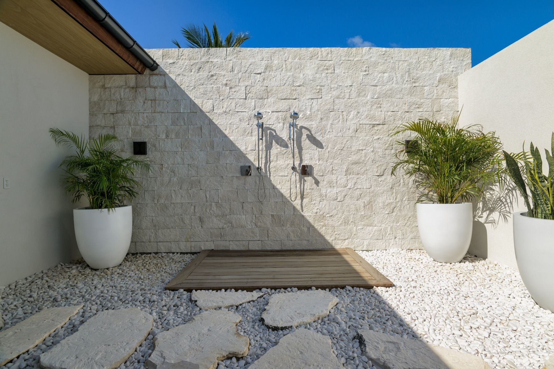 Footprints villa photo.