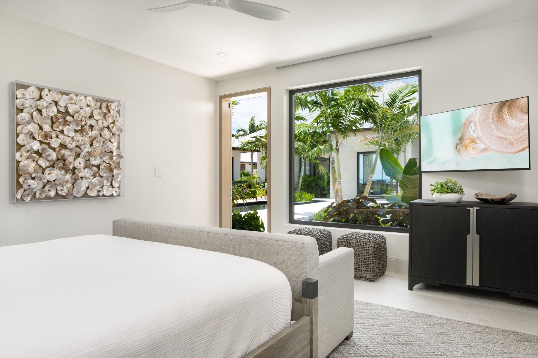 Footprints villa photo.