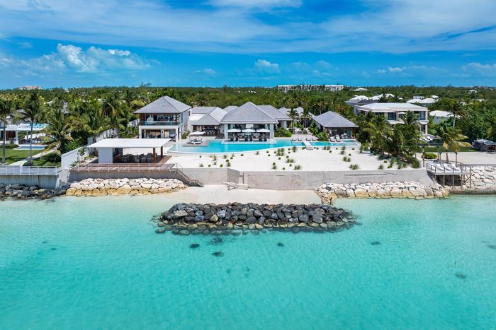 Footprints villa photo.
