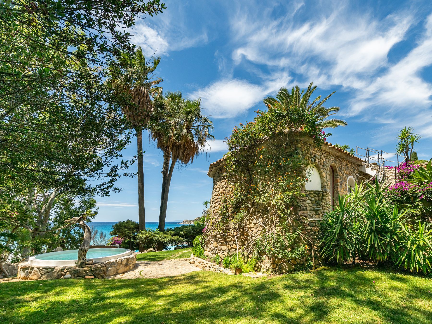 Pacifico villa photo.