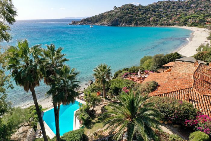 Pacifico villa photo.