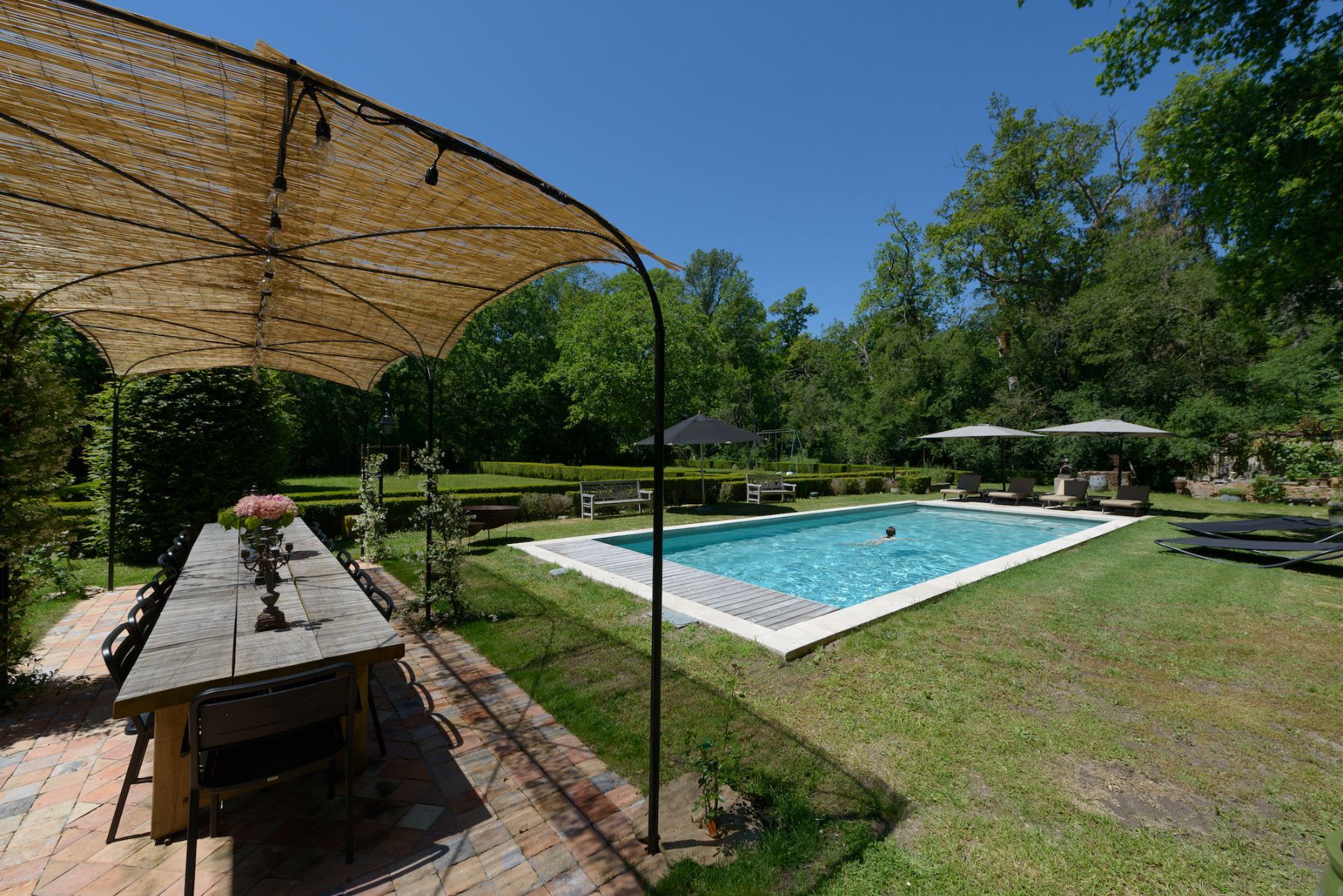 Saint Laurent Maison villa photo.