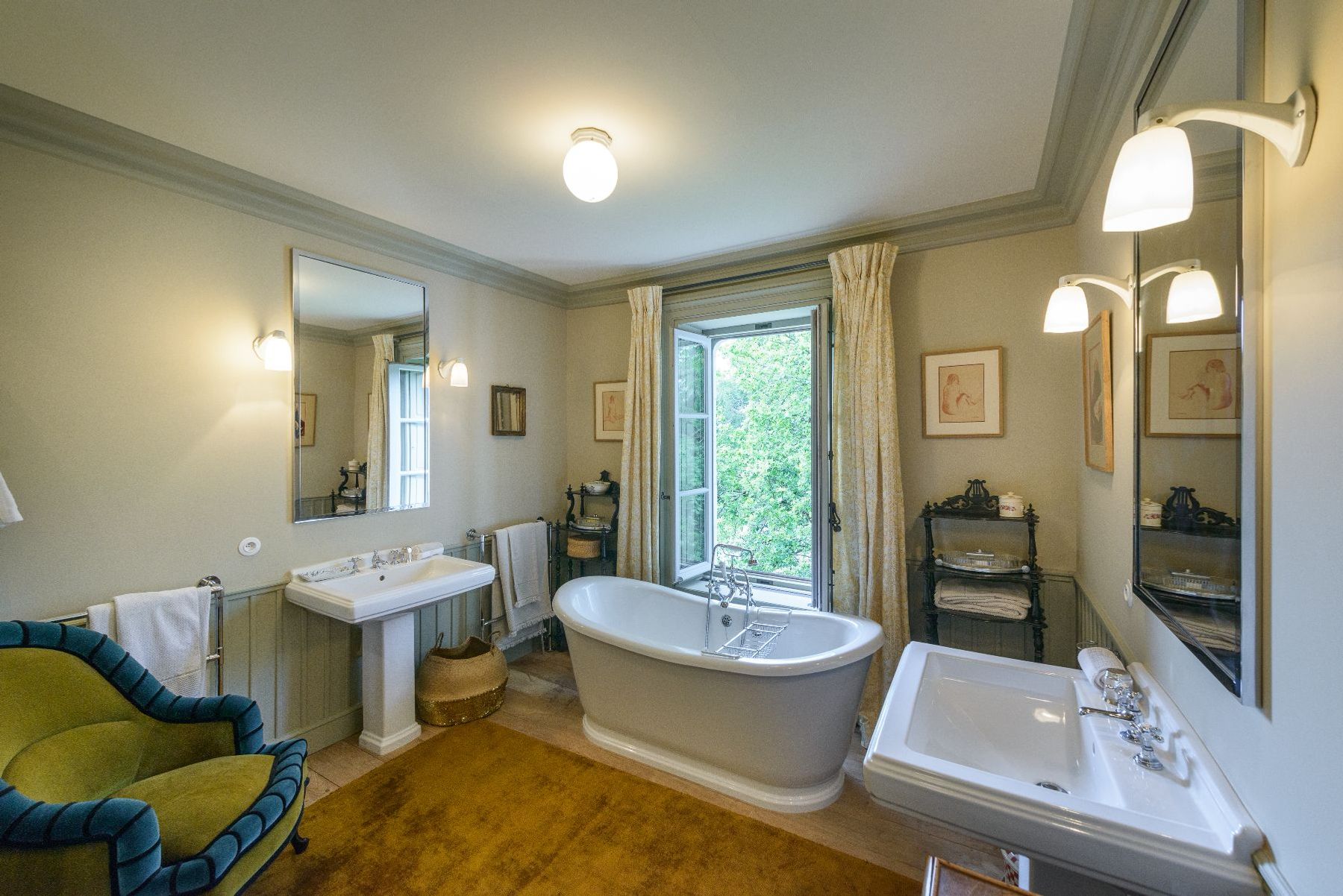 Saint Laurent Maison villa photo.