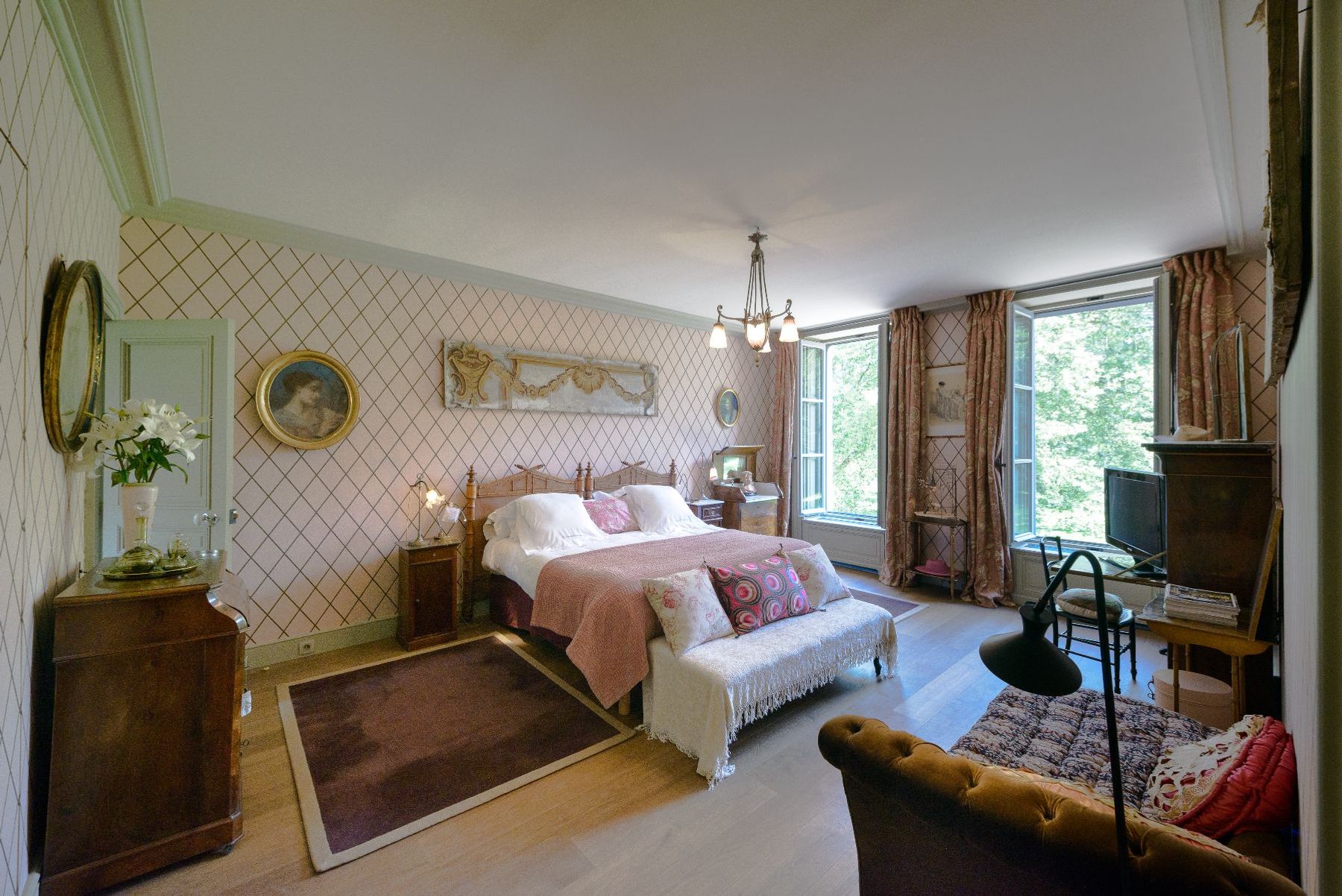 Saint Laurent Maison villa photo.