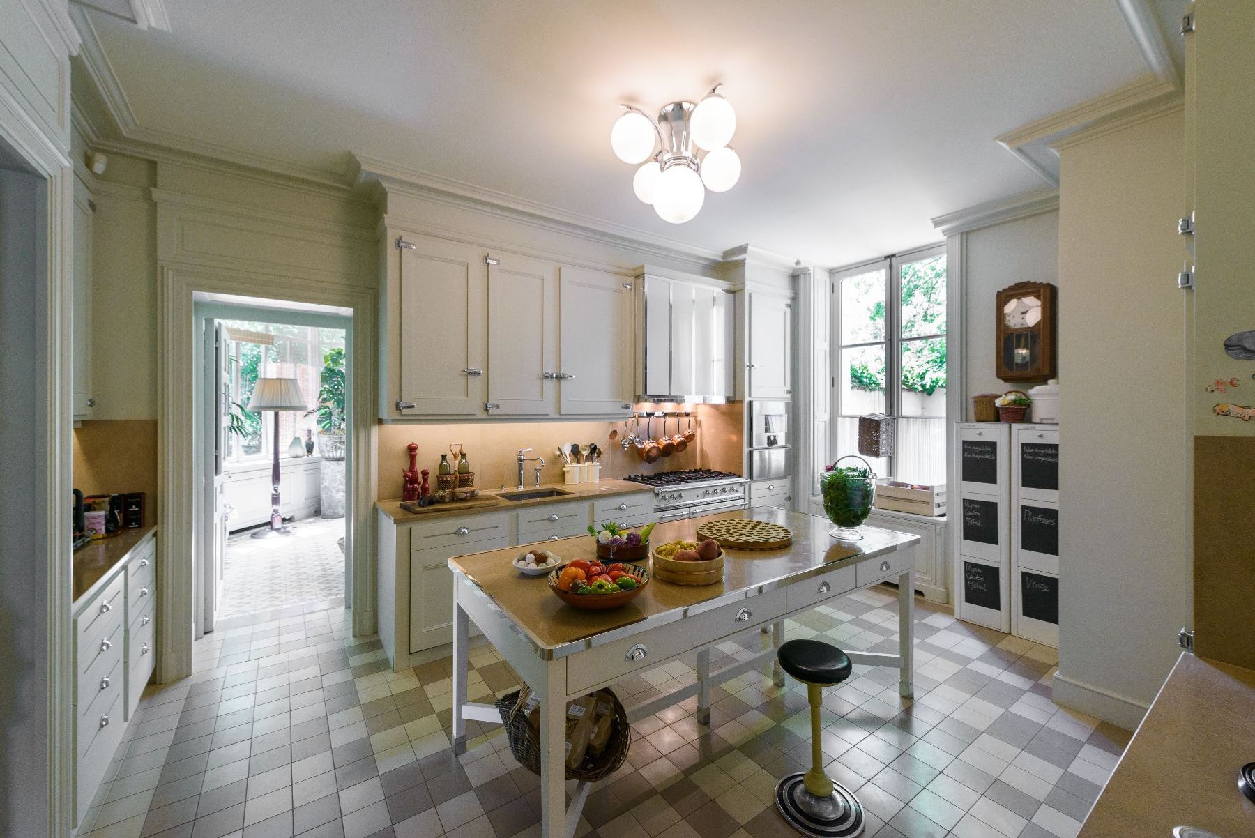 Saint Laurent Maison villa photo.