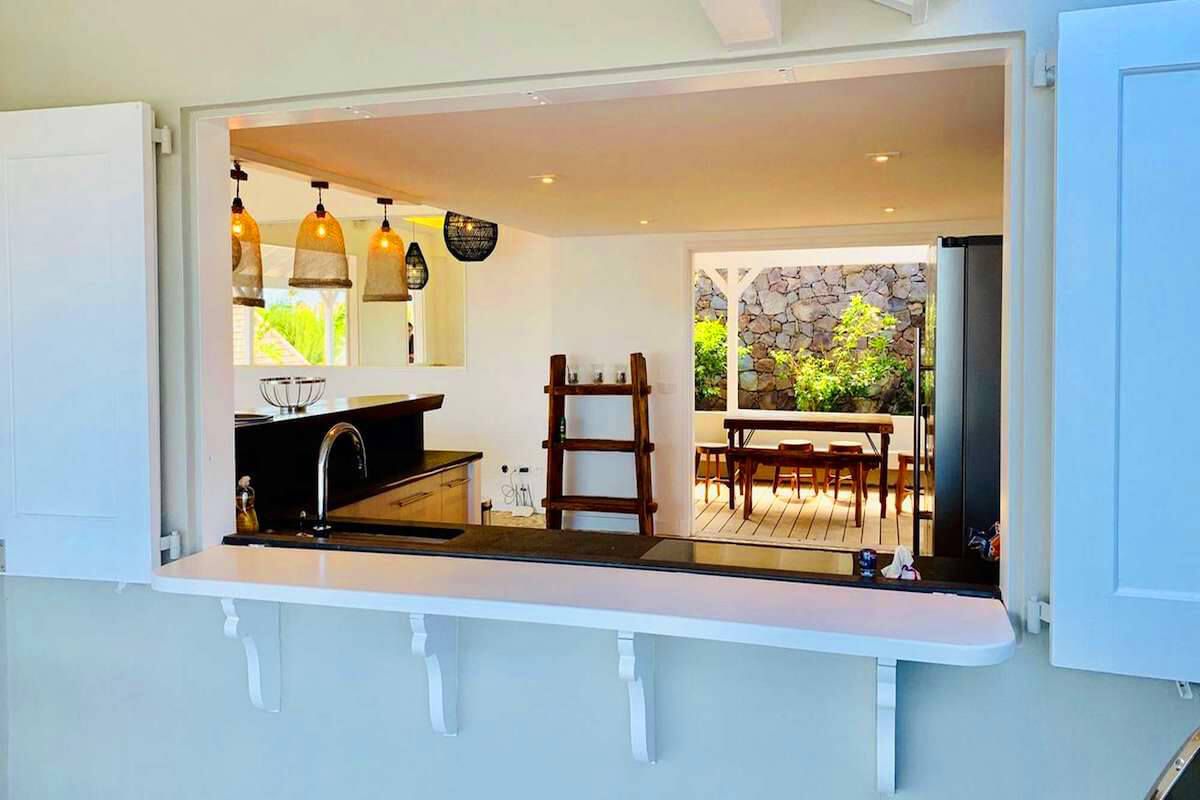 A pass-through bar in the kitchen