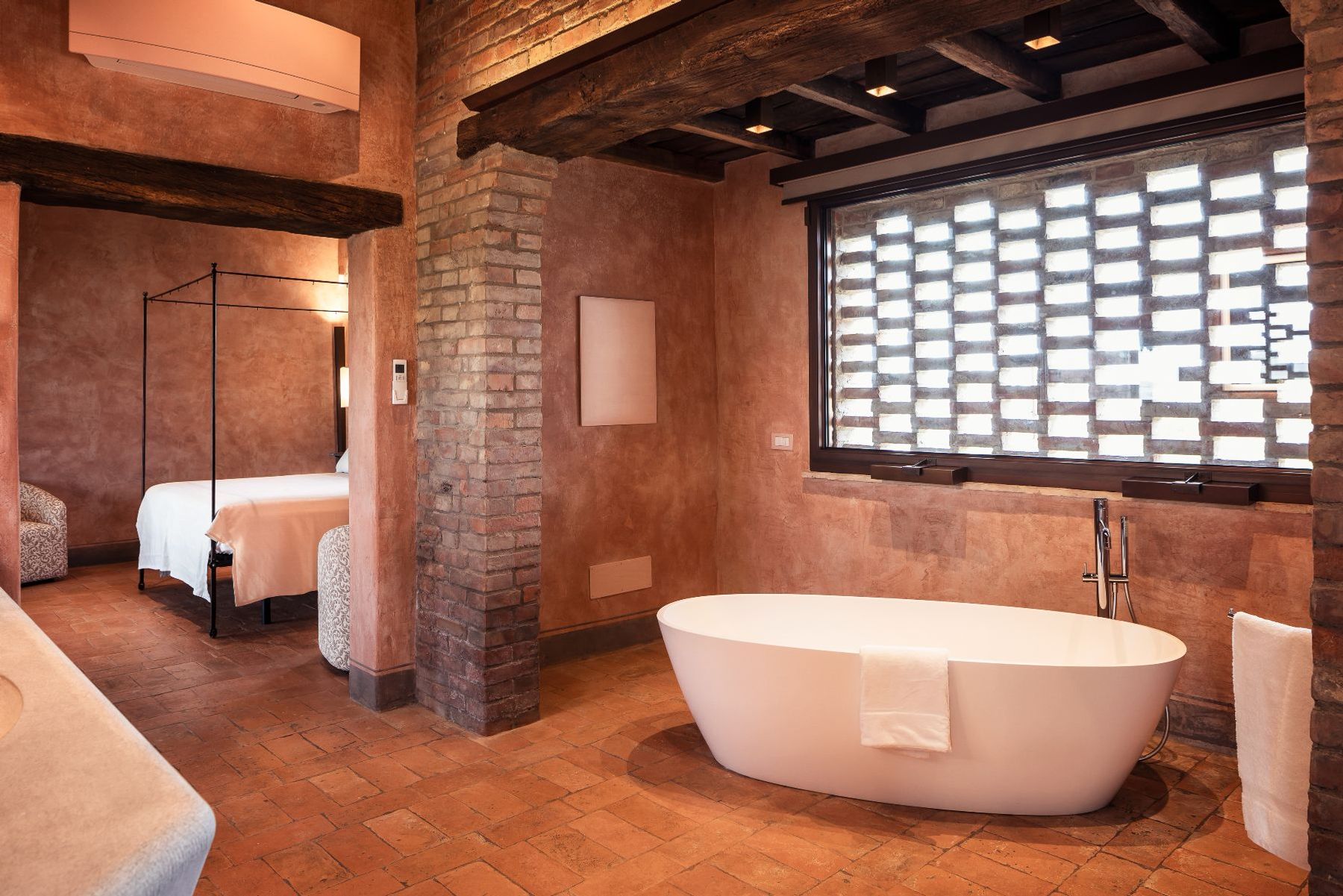 Le Crete villa photo.