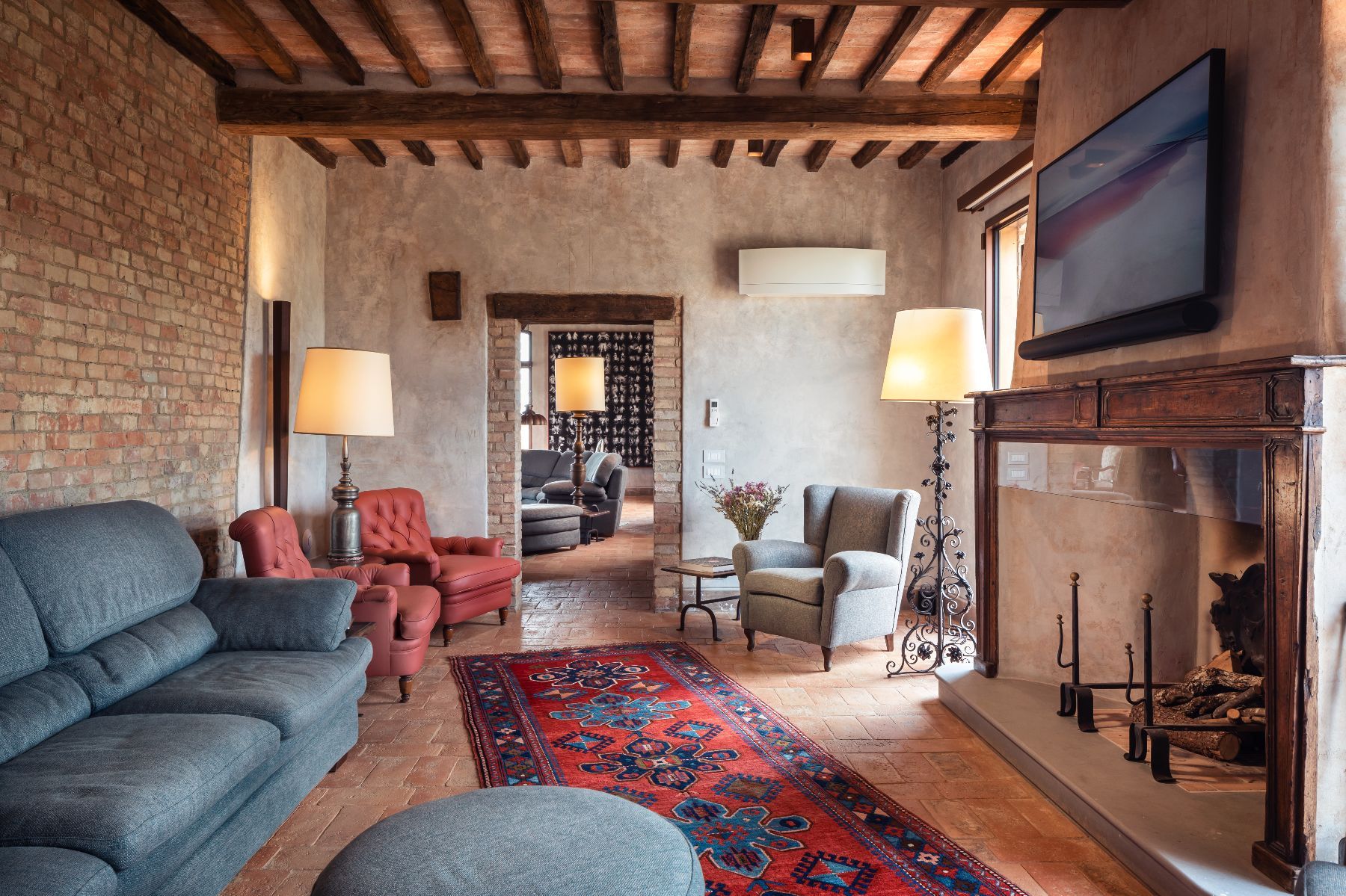 Le Crete villa photo.