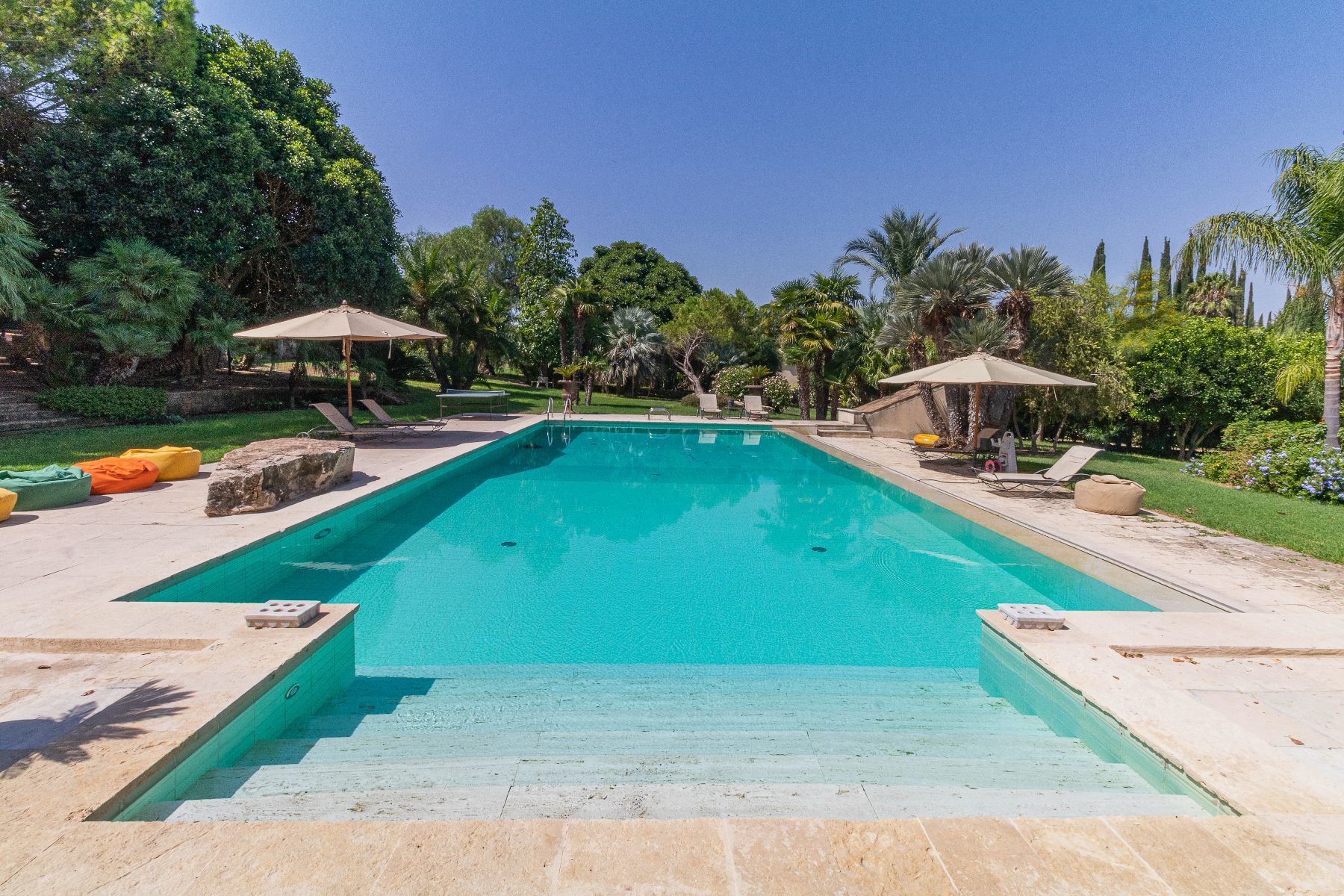 Elixir villa photo.