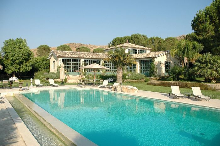 Elixir villa photo.