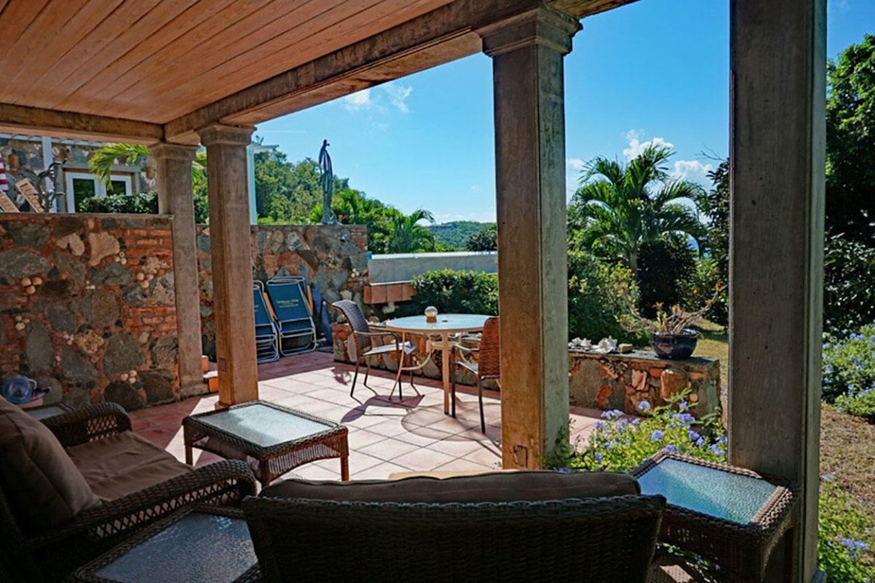 Carnival Beach House villa photo.