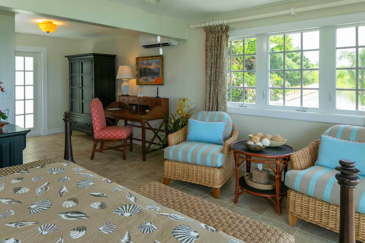 Sitting area in the master