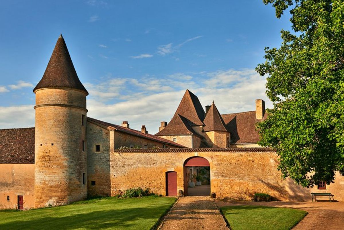 Chateau Urval villa photo.