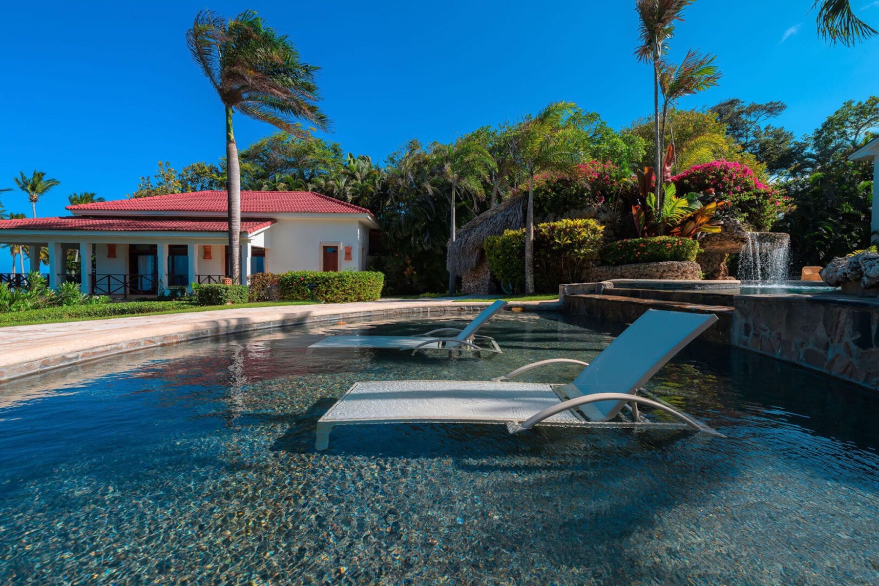 Flor de Cabrera villa photo.