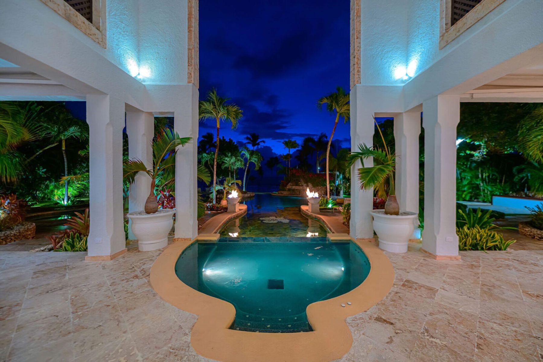 Flor de Cabrera villa photo.