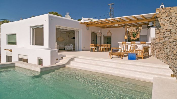 Artemide villa photo.