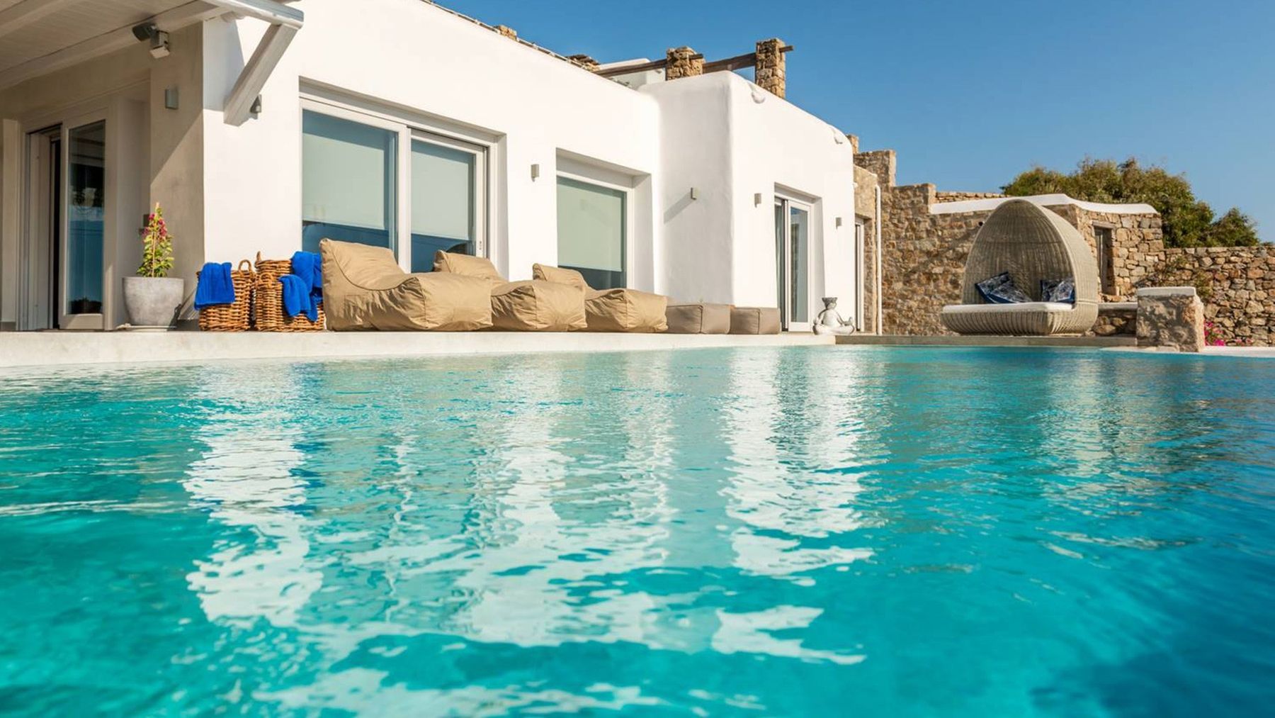 Dali villa photo.