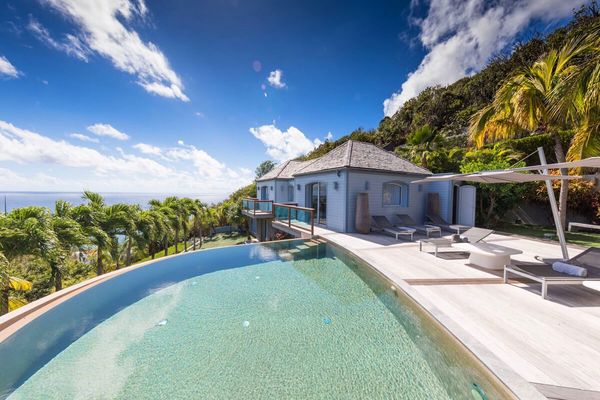 Aureve Villa is located in Vitet overlooking Toiny, and the Caribbean