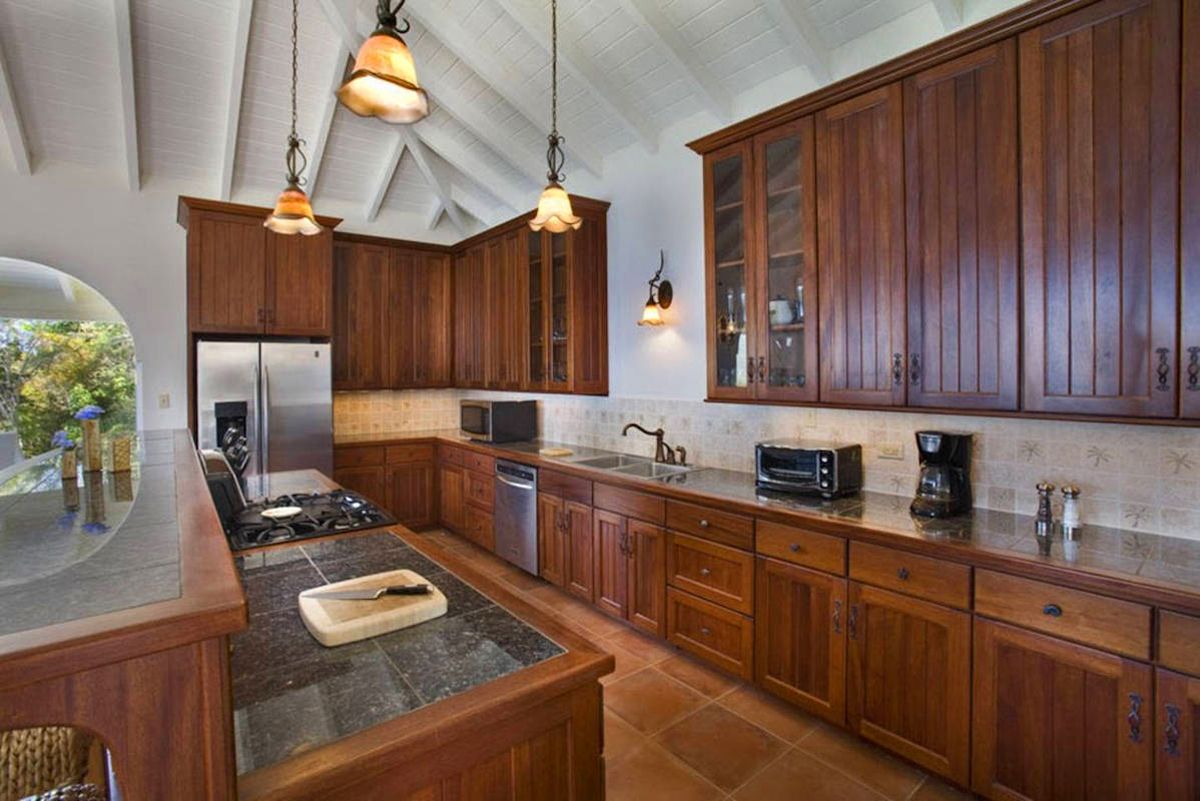 Well equipped kitchen