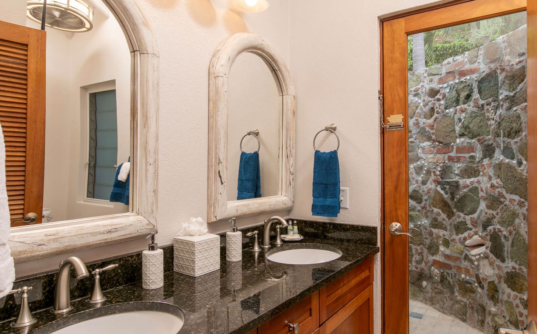 Southern Breeze villa photo.