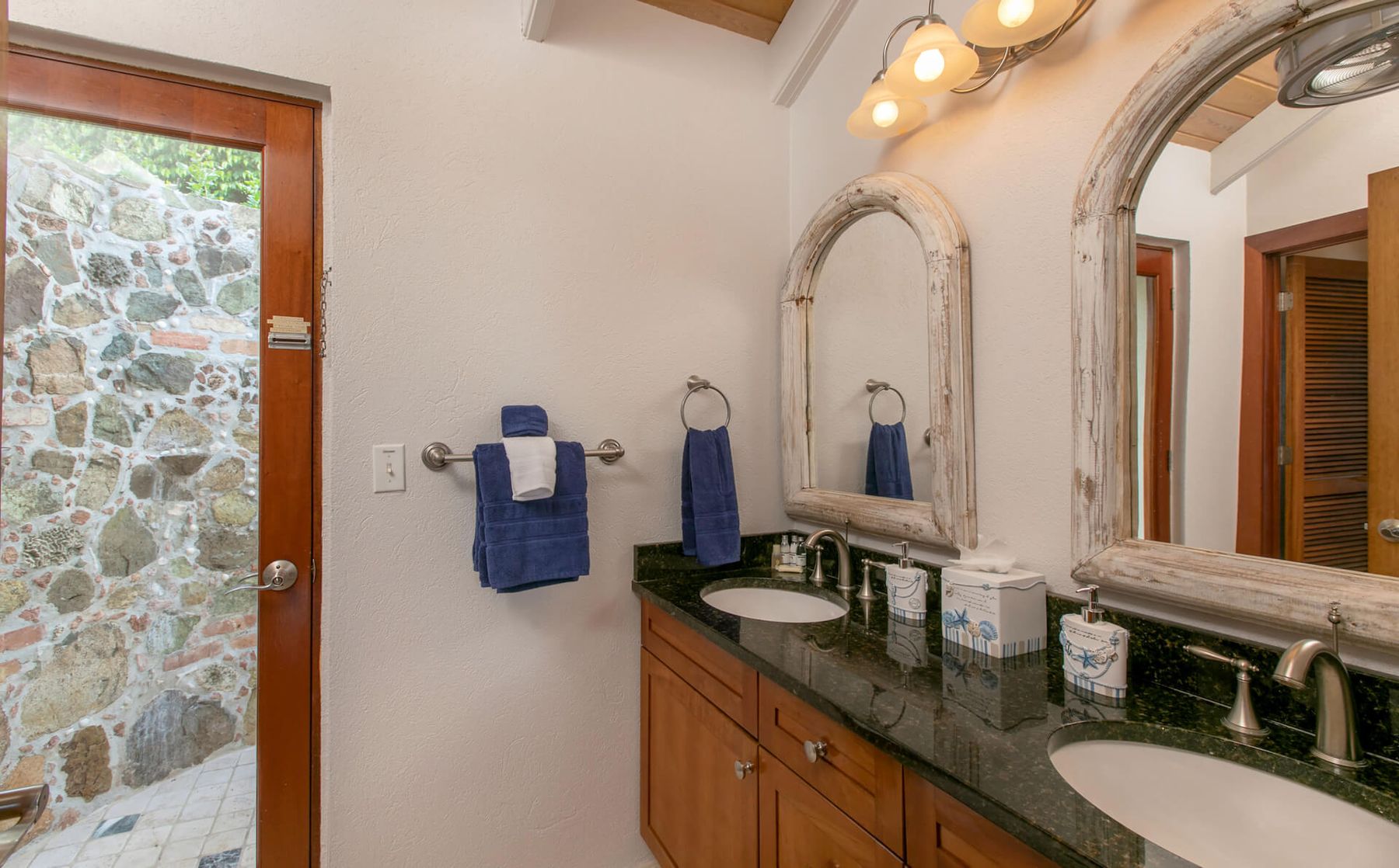 Southern Breeze villa photo.