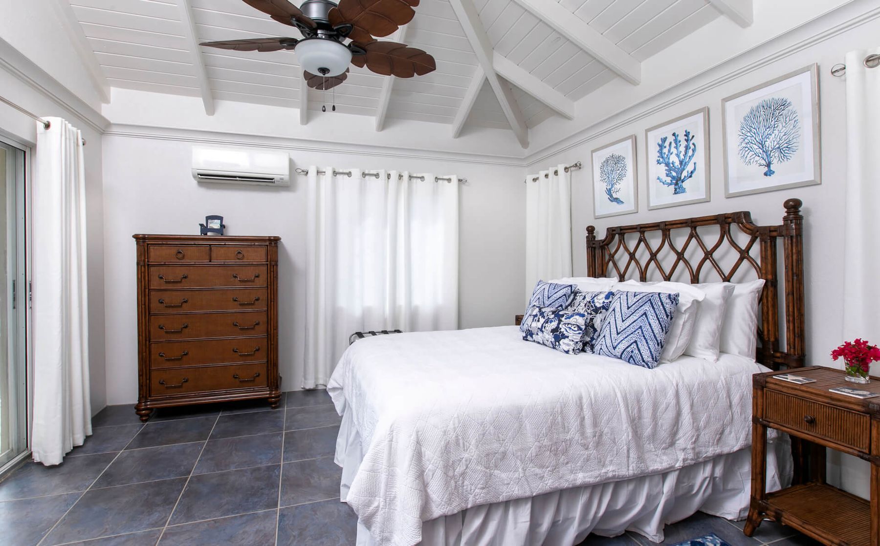 Southern Breeze villa photo.