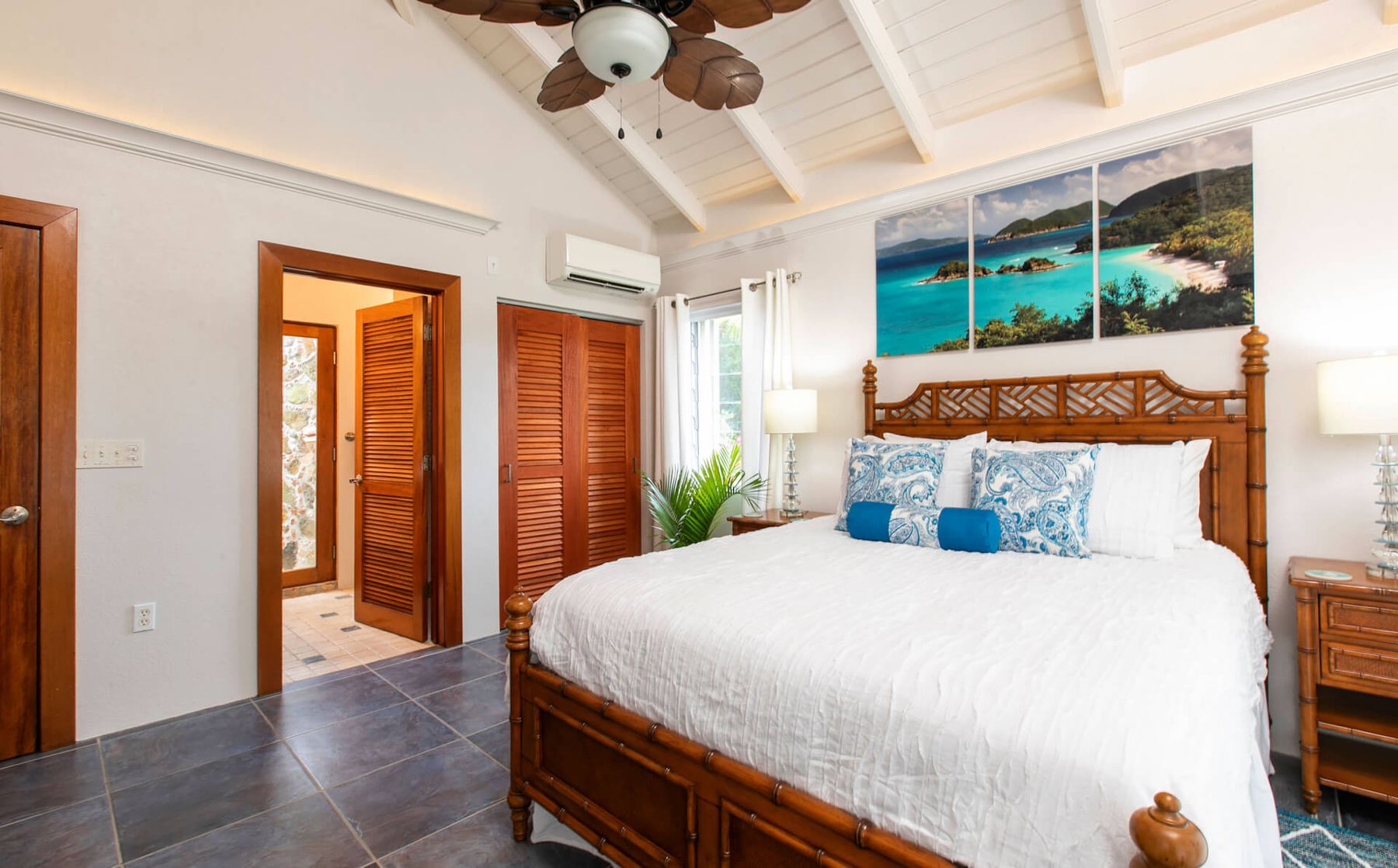 Southern Breeze villa photo.
