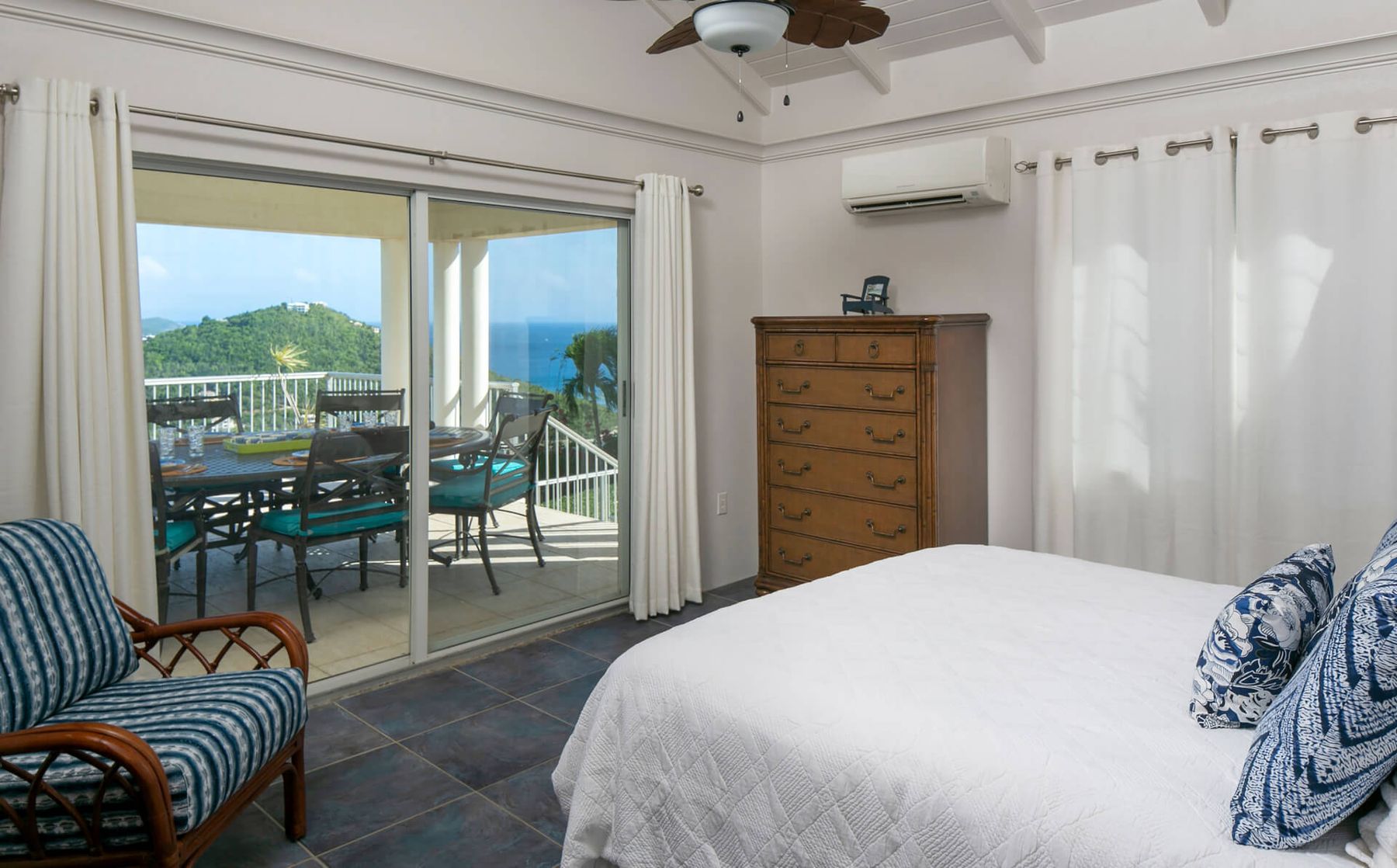 Southern Breeze villa photo.
