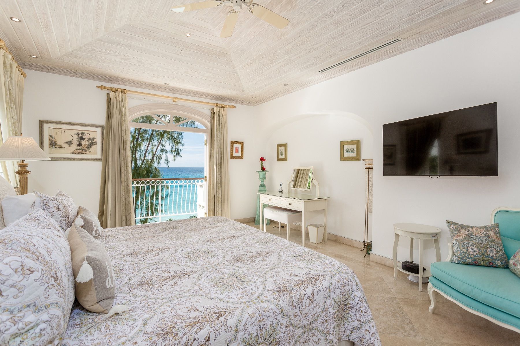 Hallidays at Old Trees villa photo.
