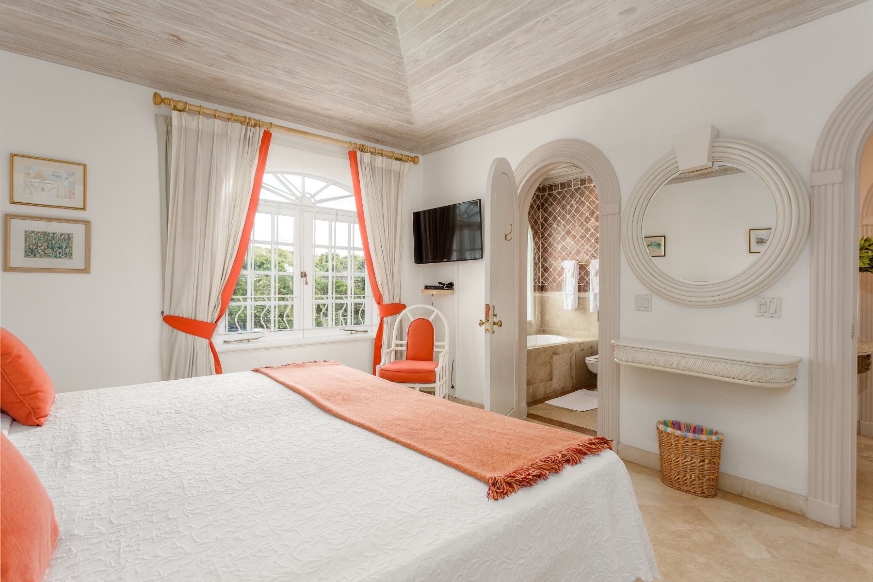 Hallidays at Old Trees villa photo.