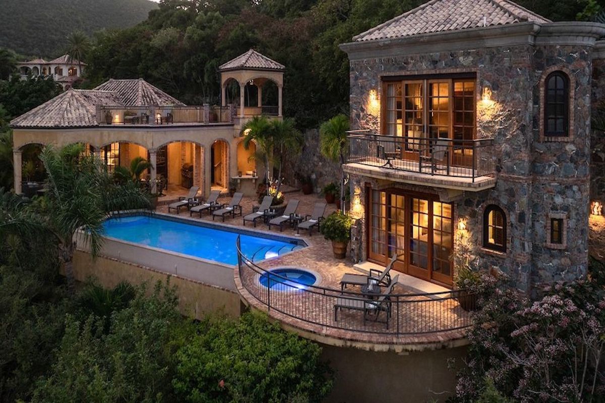 Cinnamon Breeze at Peter Bay Estate villa photo.