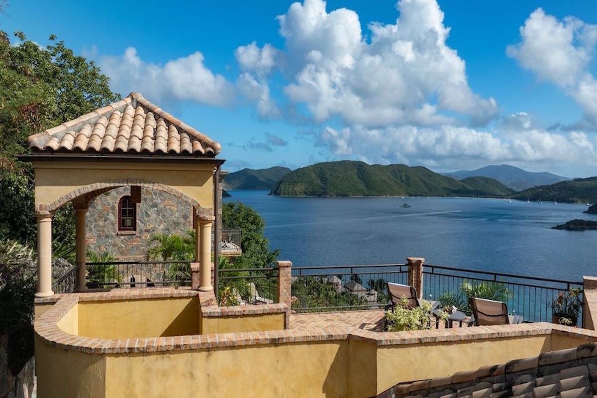 Cinnamon Breeze at Peter Bay Estate villa photo.