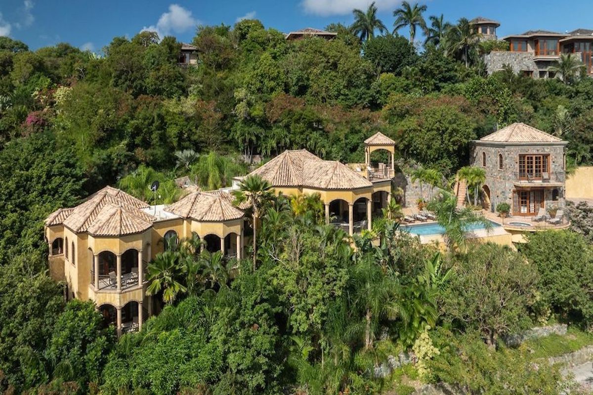 Cinnamon Breeze at Peter Bay Estate villa photo.