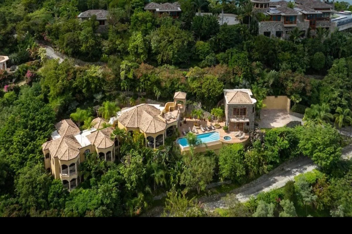 Cinnamon Breeze at Peter Bay Estate villa photo.