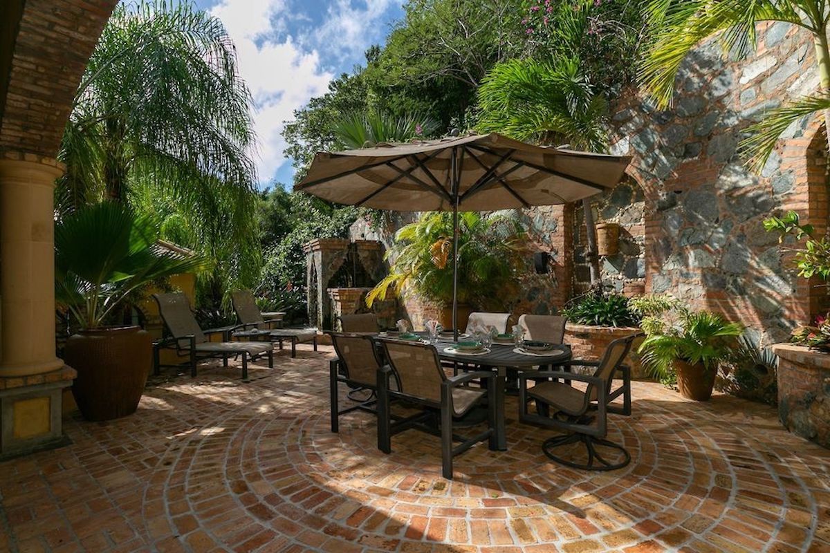Cinnamon Breeze at Peter Bay Estate villa photo.