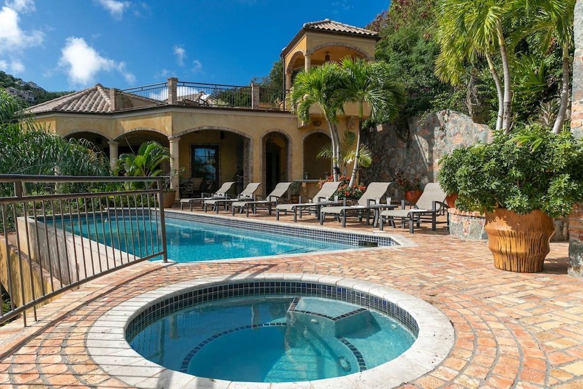 Cinnamon Breeze at Peter Bay Estate villa photo.