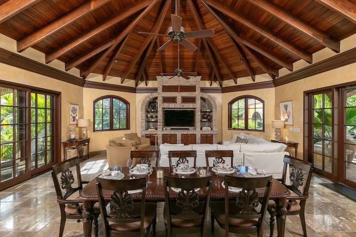 Cinnamon Breeze at Peter Bay Estate villa photo.