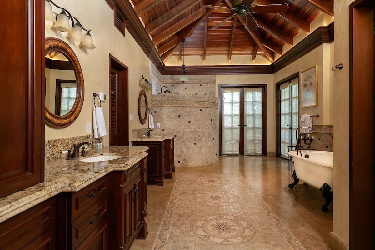 Cinnamon Breeze at Peter Bay Estate villa photo.