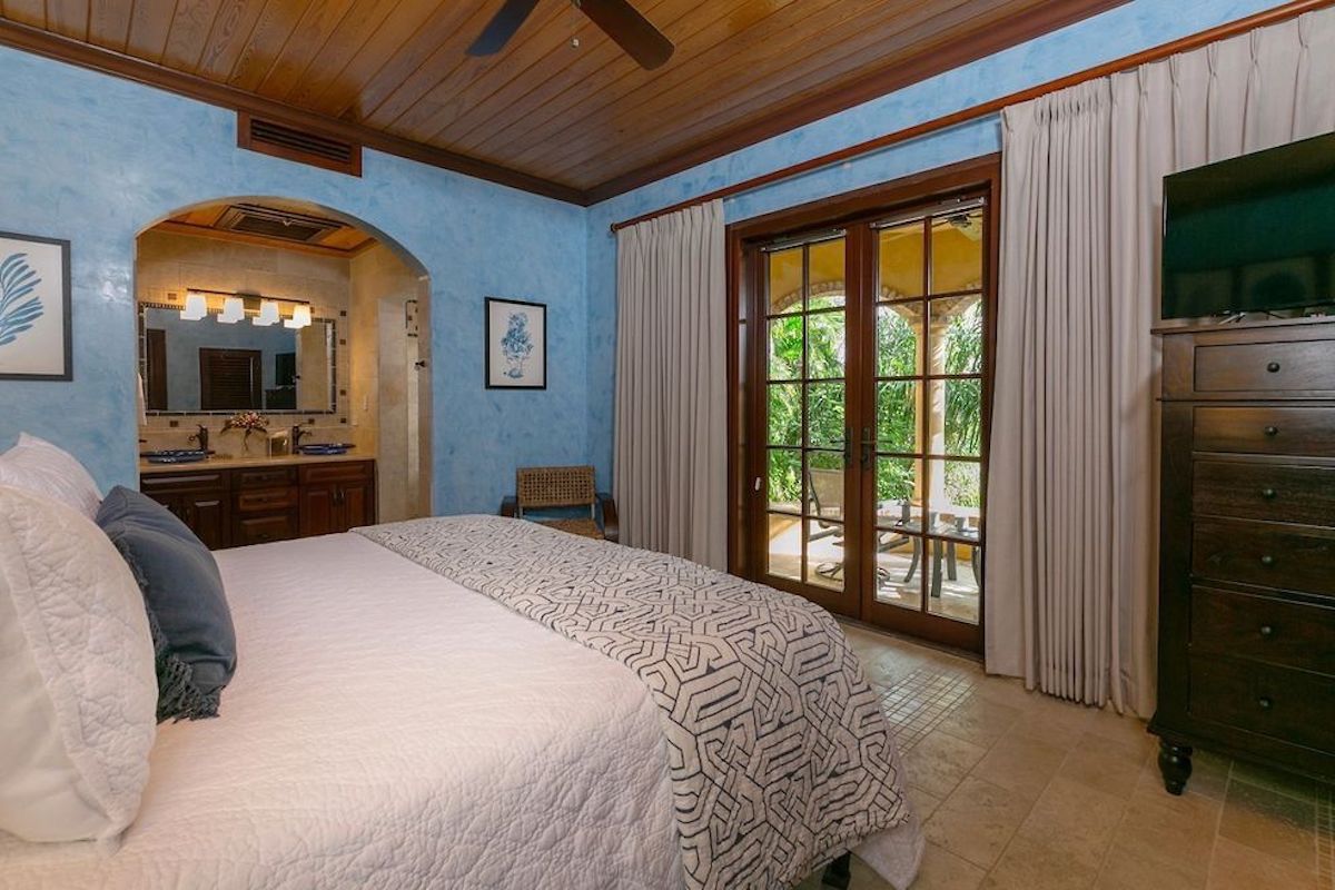 Cinnamon Breeze at Peter Bay Estate villa photo.