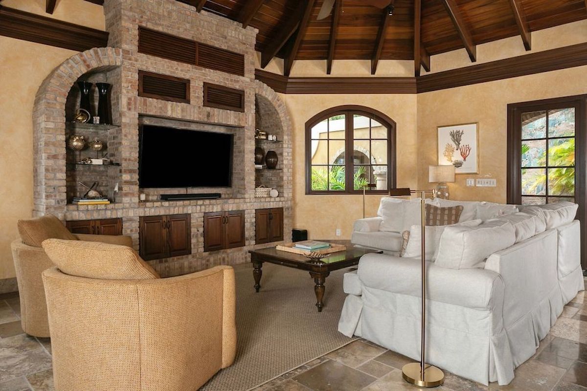 Cinnamon Breeze at Peter Bay Estate villa photo.