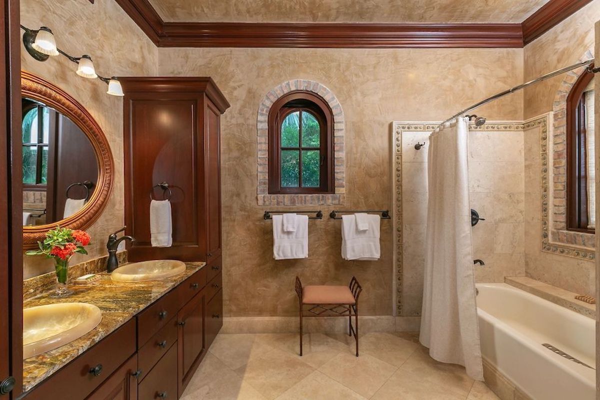 Cinnamon Breeze at Peter Bay Estate villa photo.