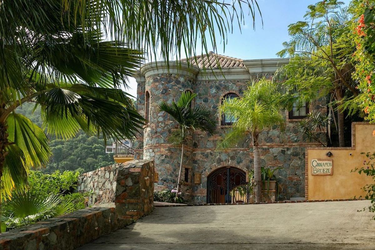 Cinnamon Breeze at Peter Bay Estate villa photo.