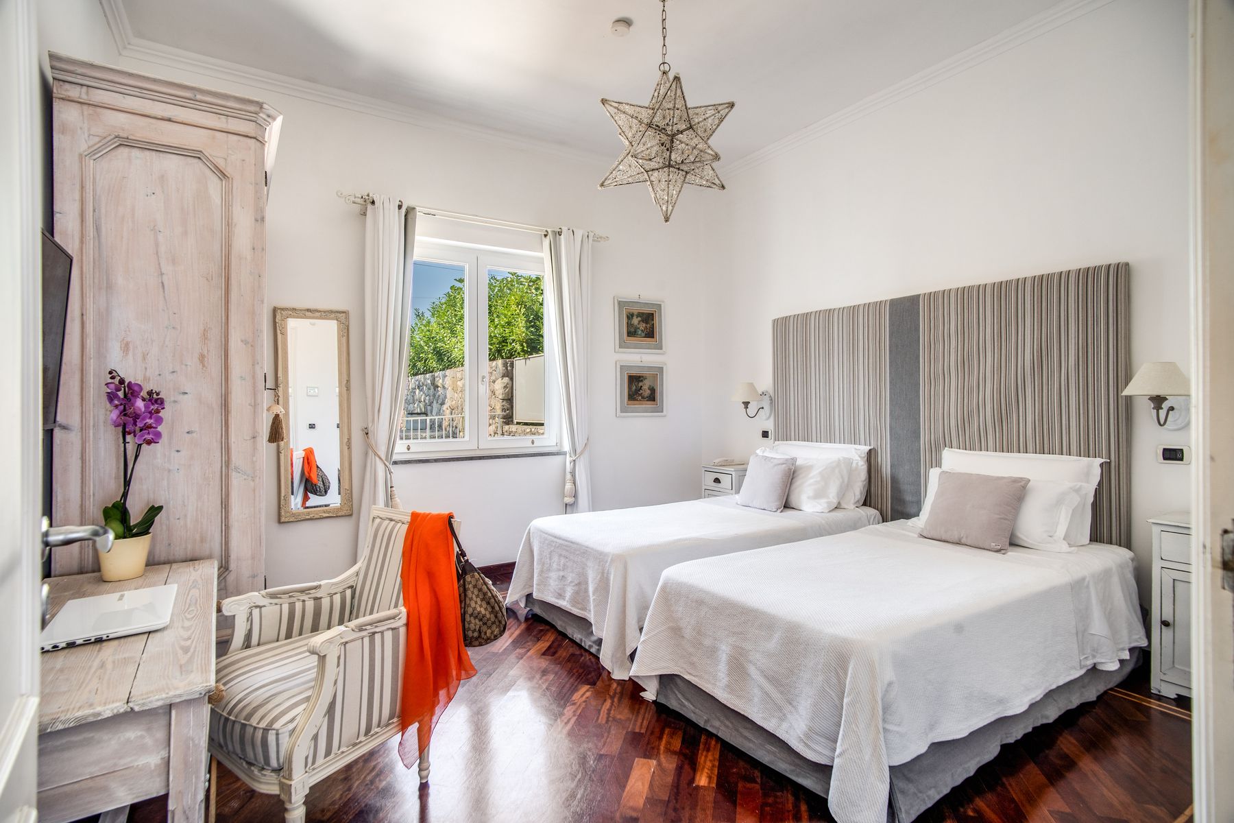 Aldana villa photo.
