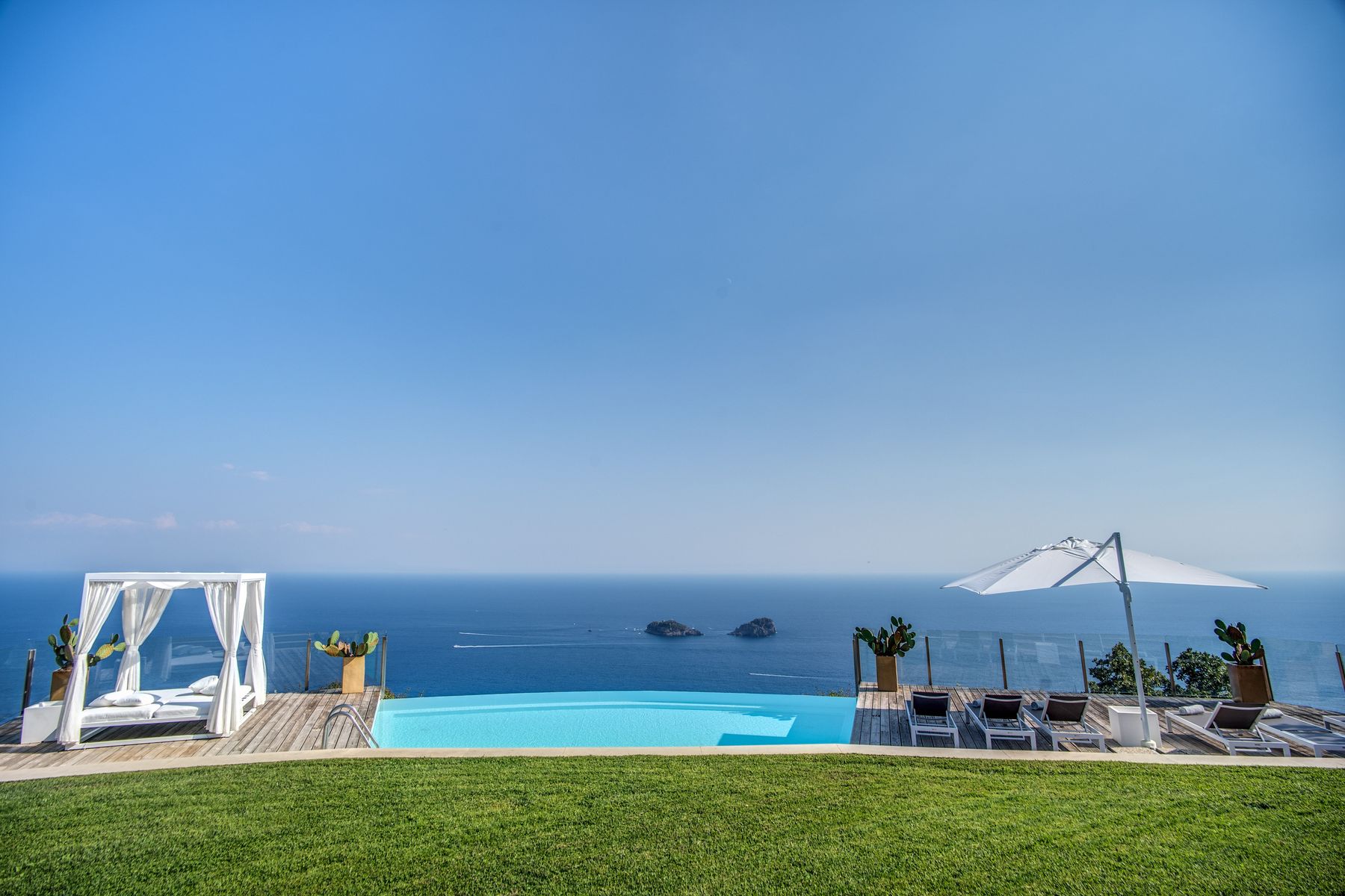Aldana villa photo.