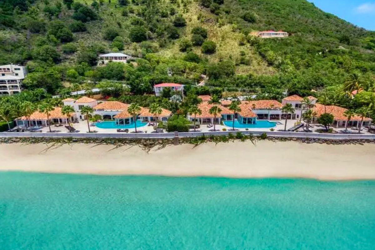 Petite Plage 4 Villa villa photo.