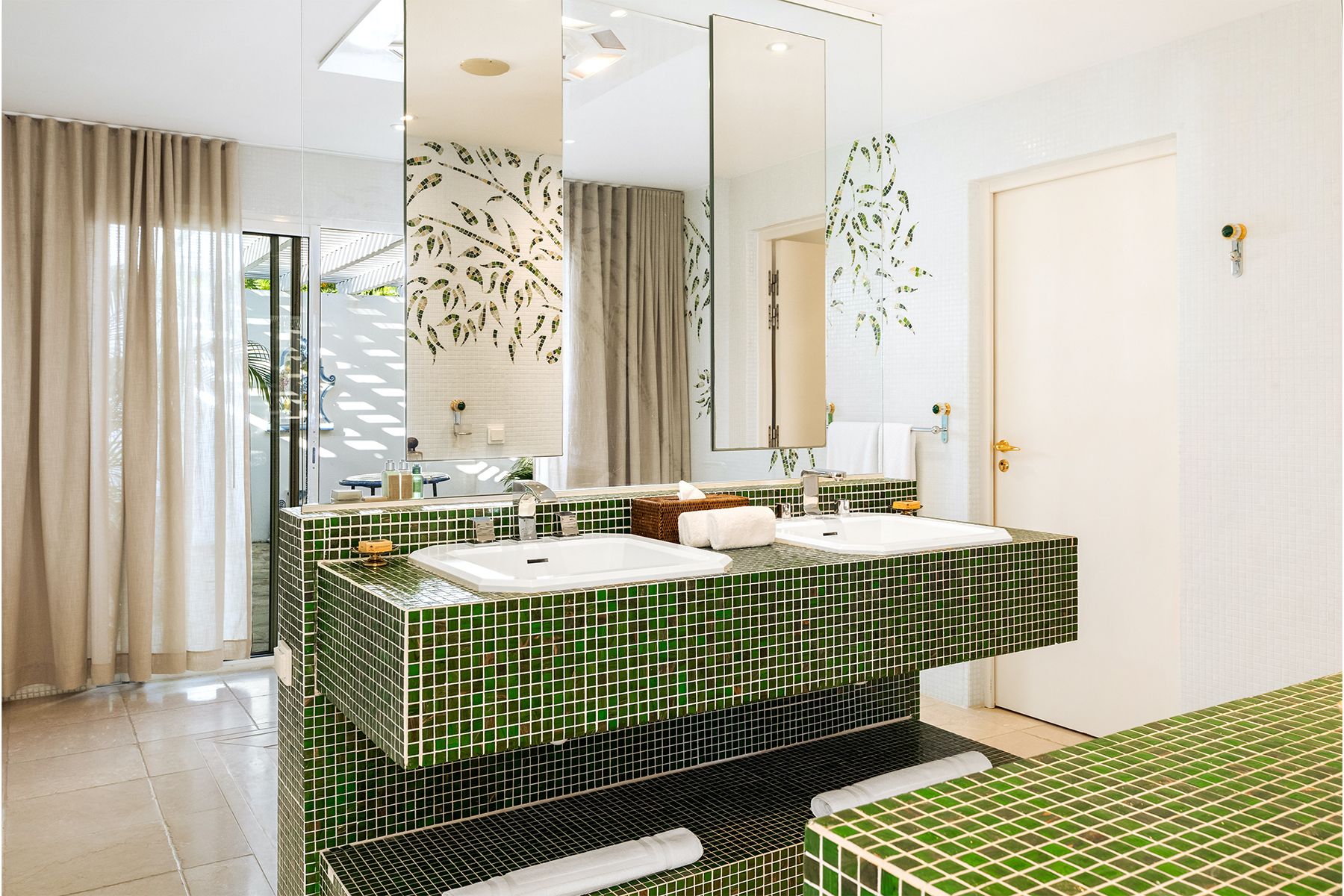 Ensuite