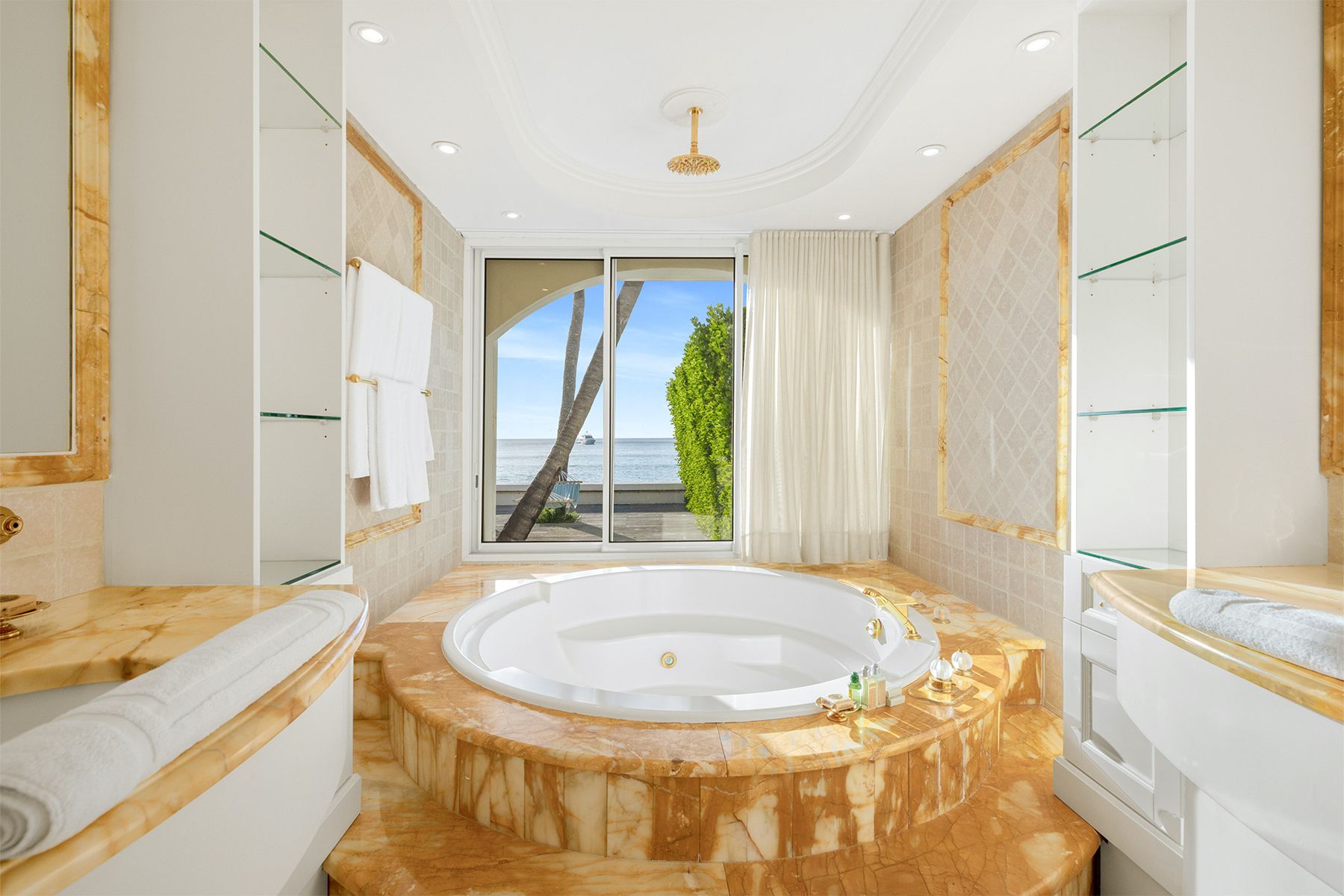 Ensuite